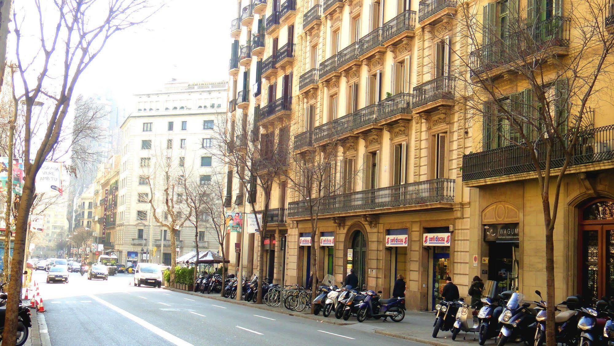 Hostal Live Natura Barcelona (Adults Only) Экстерьер фото